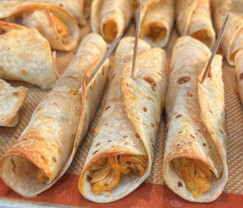 MADE IT. ATE IT. LOVED IT. >> Slow Cooker Buffalo Chicken Taquitos